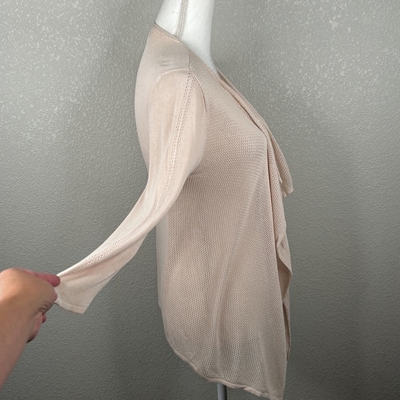 August Silk Cream Open Knit Long Sleeve Cardigan Size Small - Picture 4 of 7